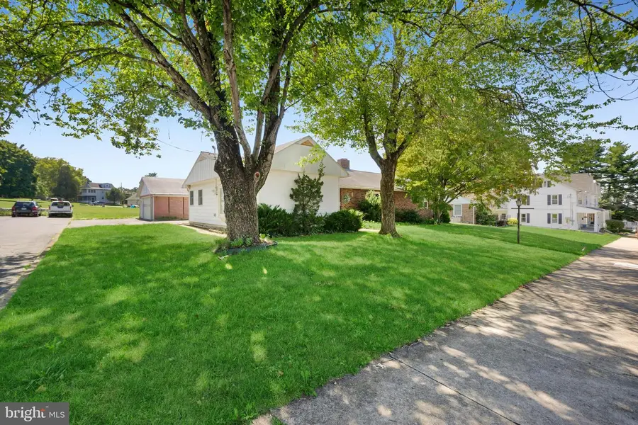 418 S 4th St, Emmaus, PA 18049 - #3