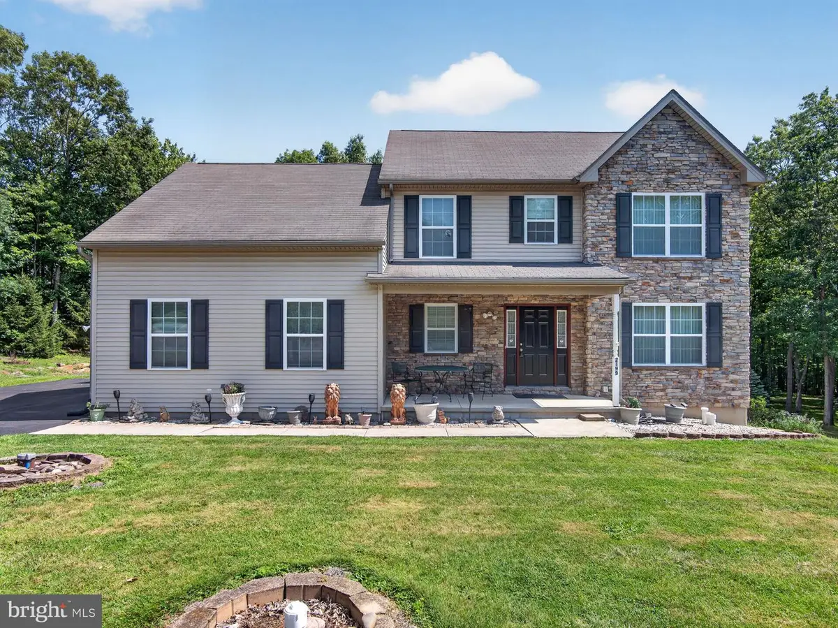 2199 Acorn Ct, Slatington, PA 18080 - #1