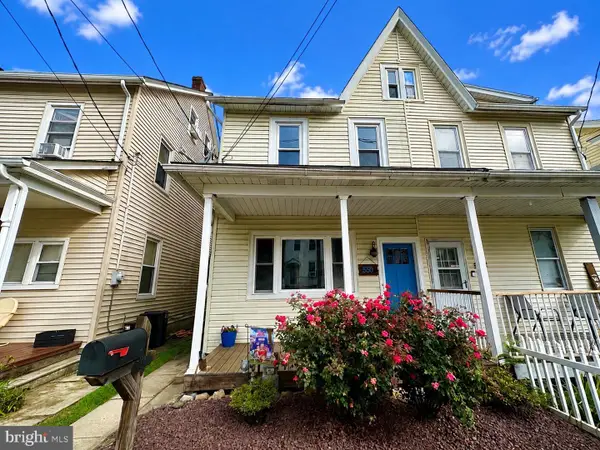 550 W Franklin St, SLATINGTON, PA 18080