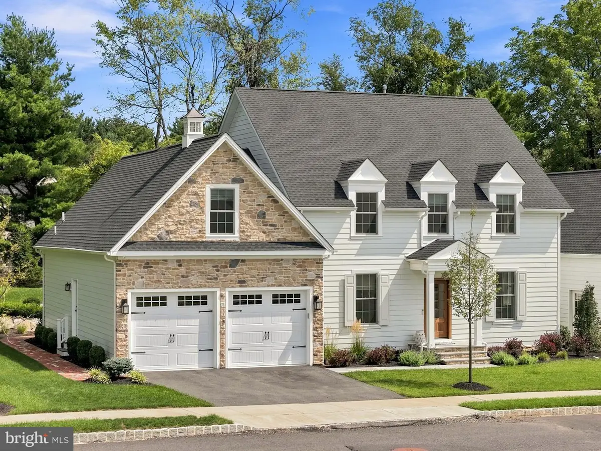 4369 Stonebridge Dr, Bethlehem, PA 18015 - #1