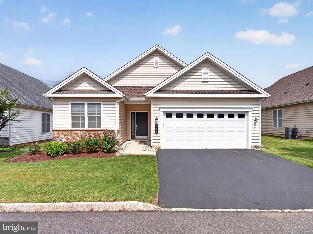 4367 Colonial Ln, Center Valley, PA 18034 - #1