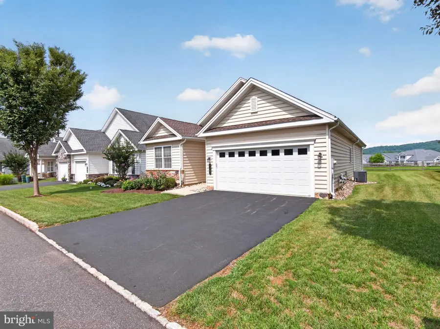4367 Colonial Ln, Center Valley, PA 18034 - #3