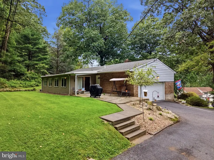 614 Greenwood St, Allentown, PA 18103 - #2