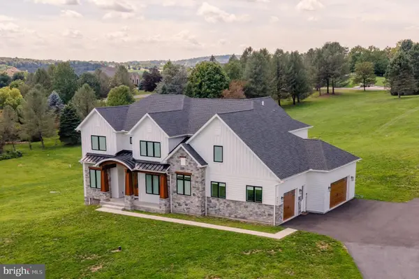 4280 E Wyndemere Cir, SCHNECKSVILLE, PA 18078
