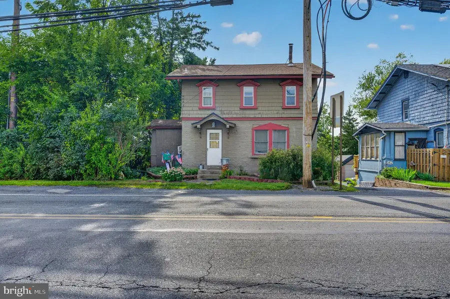 1146 Trexlertown Rd, Breinigsville, PA 18031 - #2