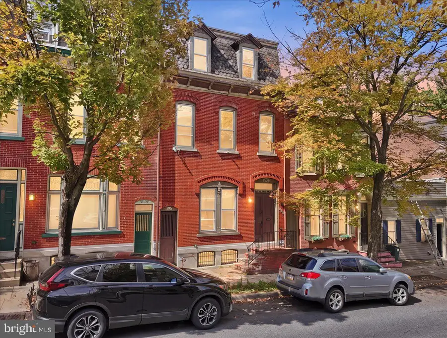 322 N 8th St, Allentown, PA 18102 - #2