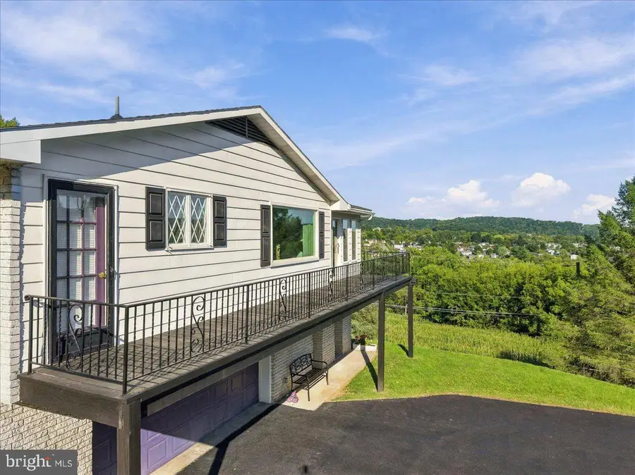 7121 Kingstead Dr, Slatington, PA 18080 - #2
