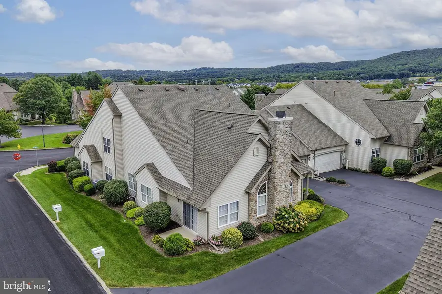 6522 Letterkenny Ln, Macungie, PA 18062 - #2