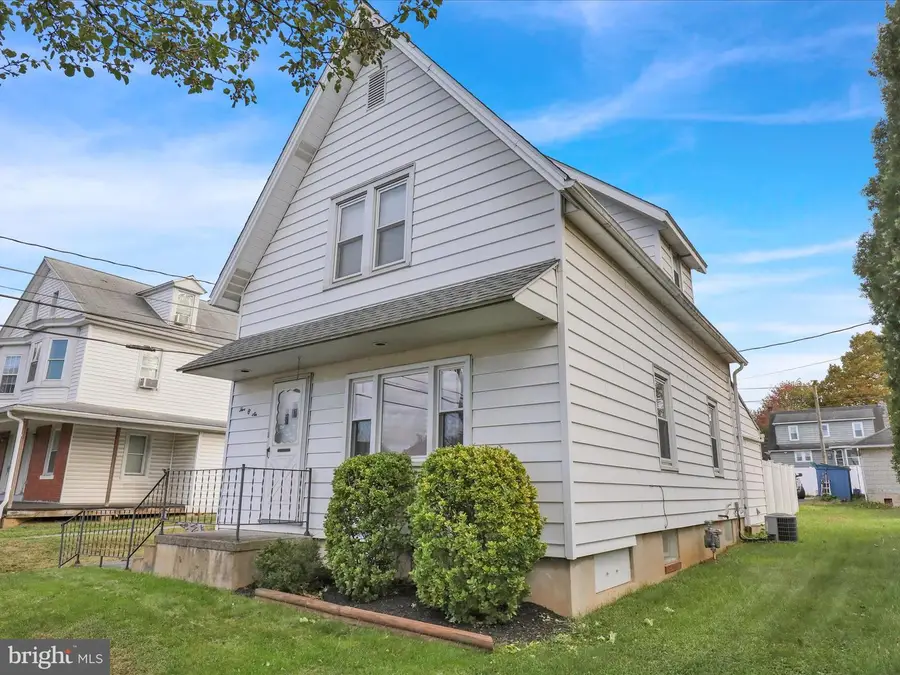 506 E Walnut St, Lebanon, PA 17042 - Image #2