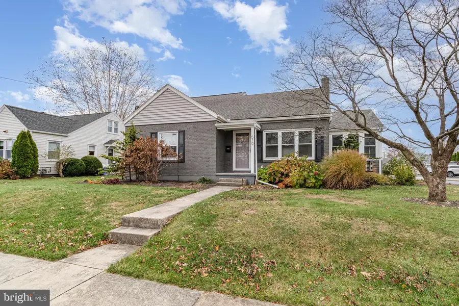 510 W Maple St, Palmyra, PA 17078 - Image #2