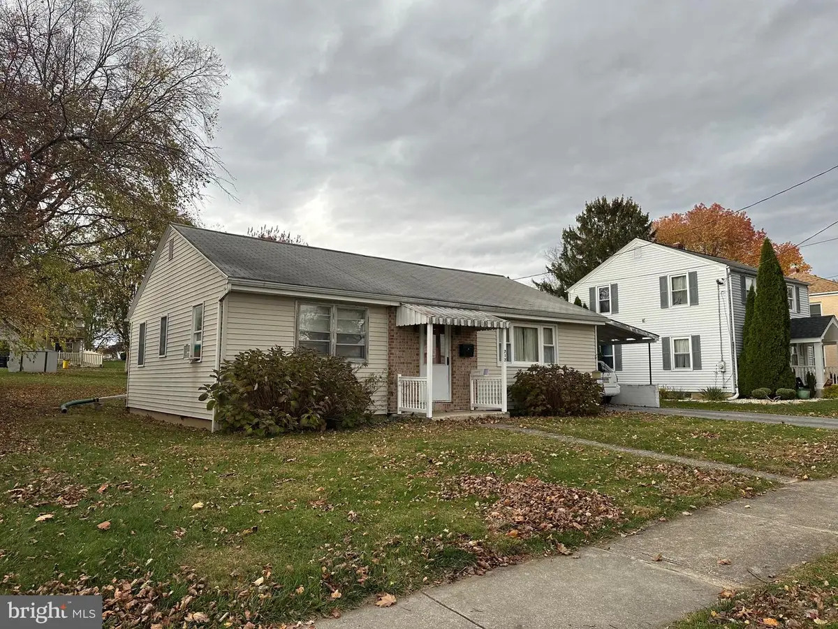 717 W Oak St, Palmyra, PA 17078 - Image #1