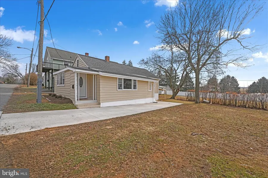 1904 Leinbaugh Ave, Lebanon, PA 17042 - Image #2