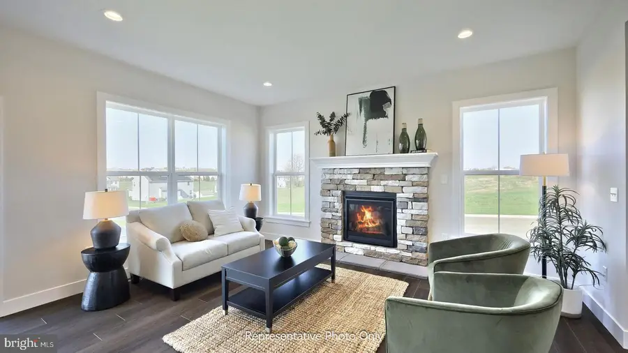 37 Canterbury Ln, Annville, PA 17003 - Image #3