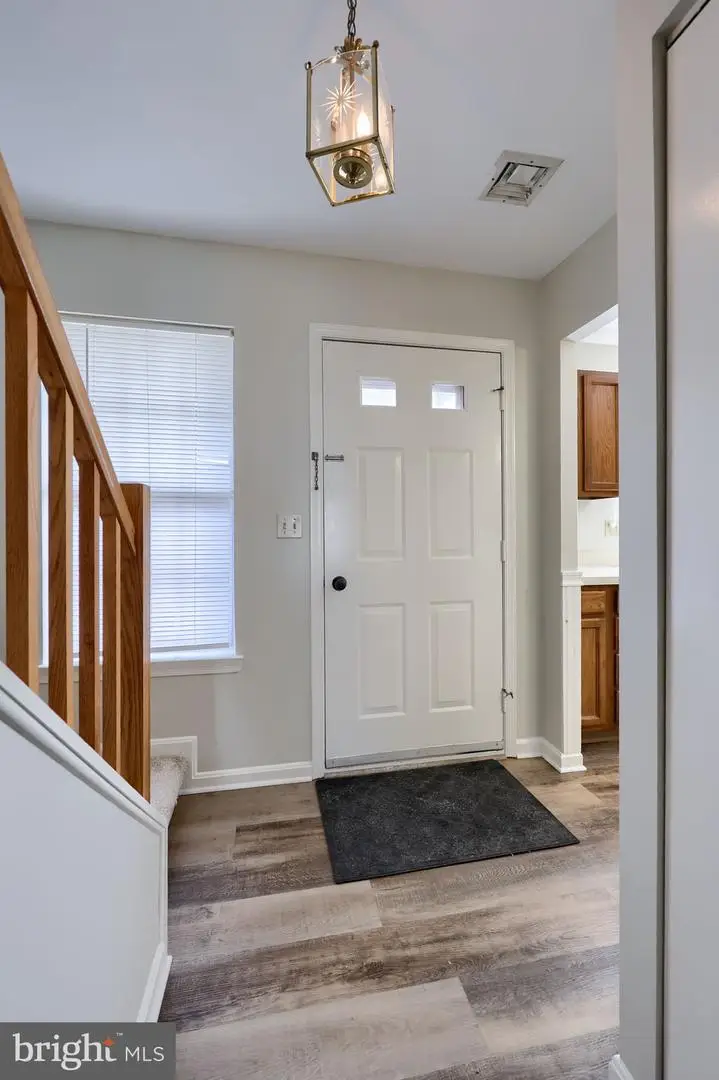 305 Barrington Ct, Palmyra, PA 17078 - Image #2