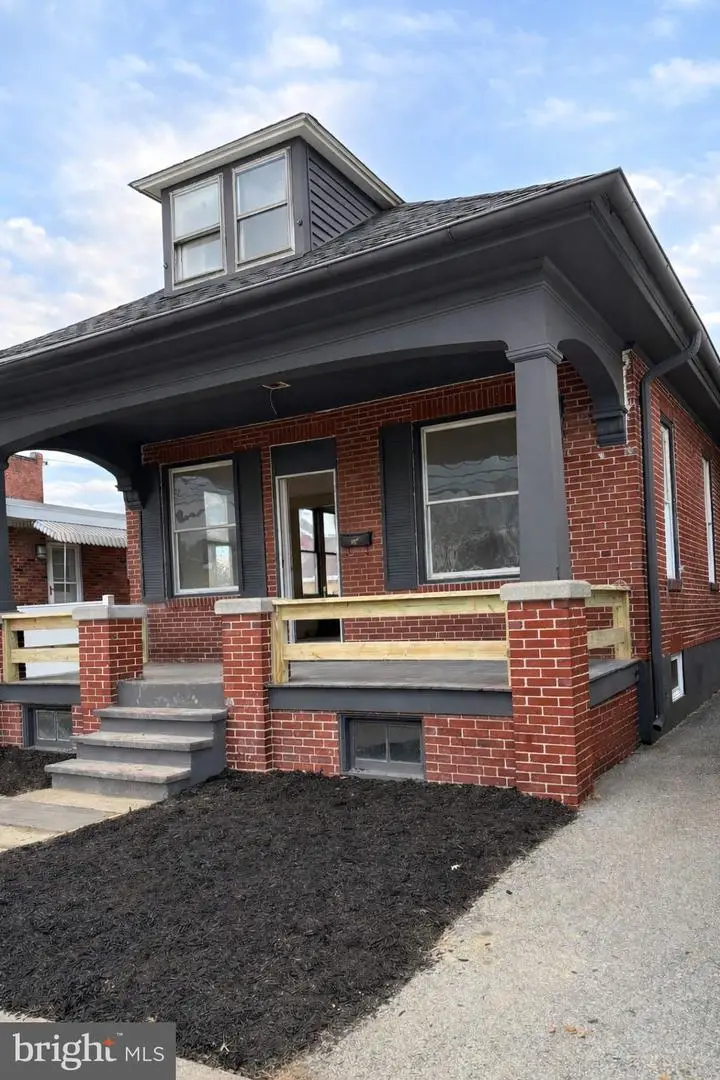 207 E Lehman St, Lebanon, PA 17046 - Image #1