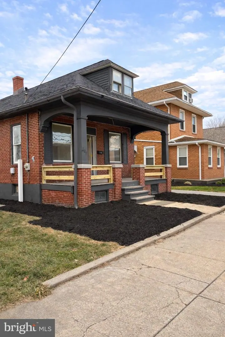 207 E Lehman St, Lebanon, PA 17046 - Image #2