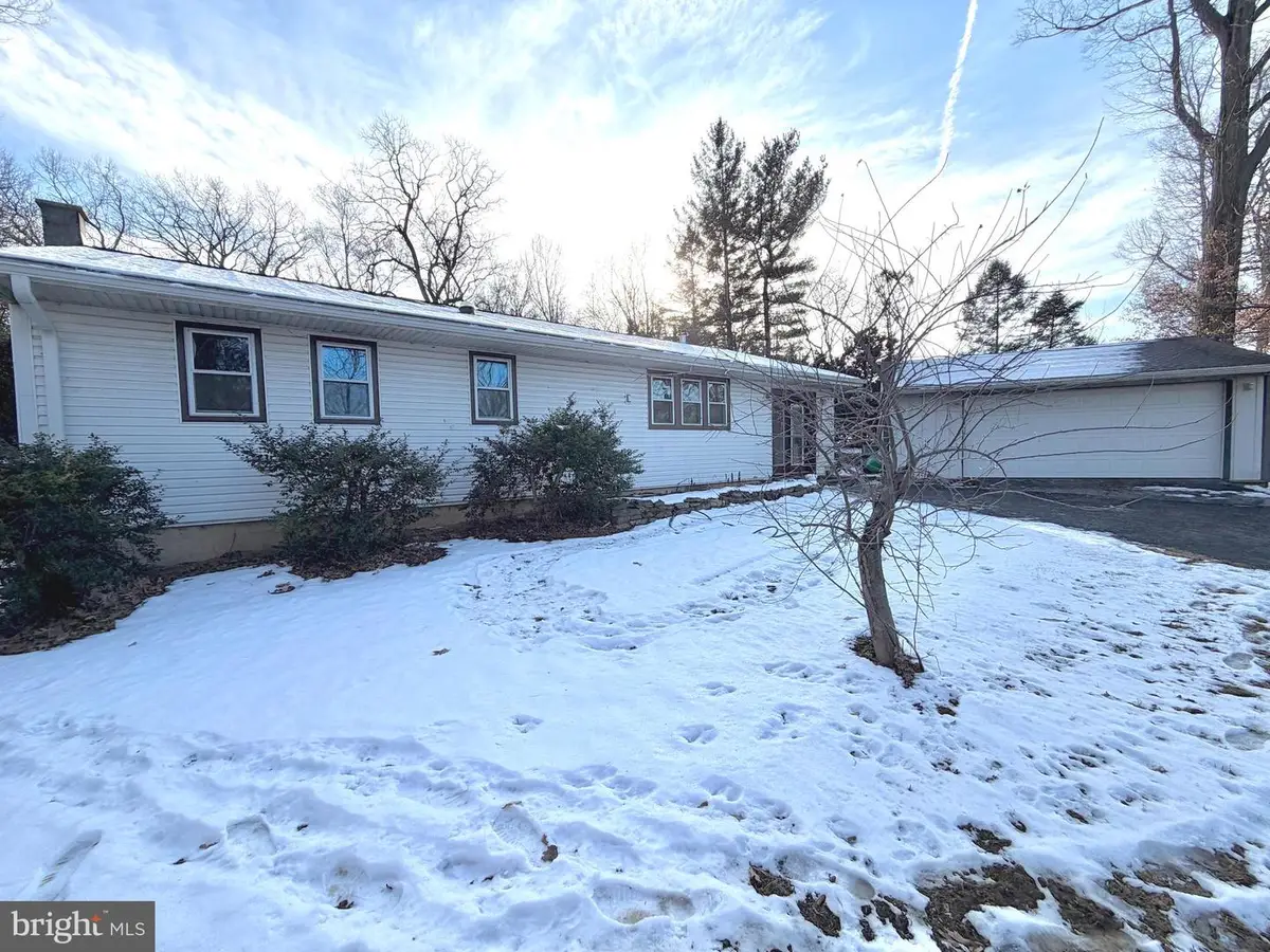 490 Meadow Ln, Lebanon, PA 17042 - #1