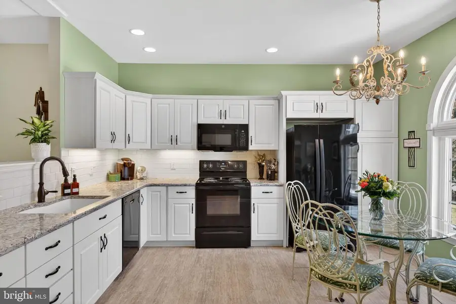 24 Hickory St, Palmyra, PA 17078 - #3