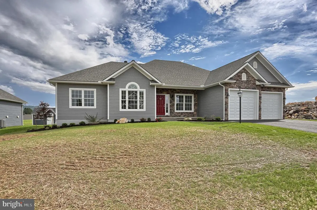 2009 Rolling Meadow Rd, Lebanon, PA 17046 - #1