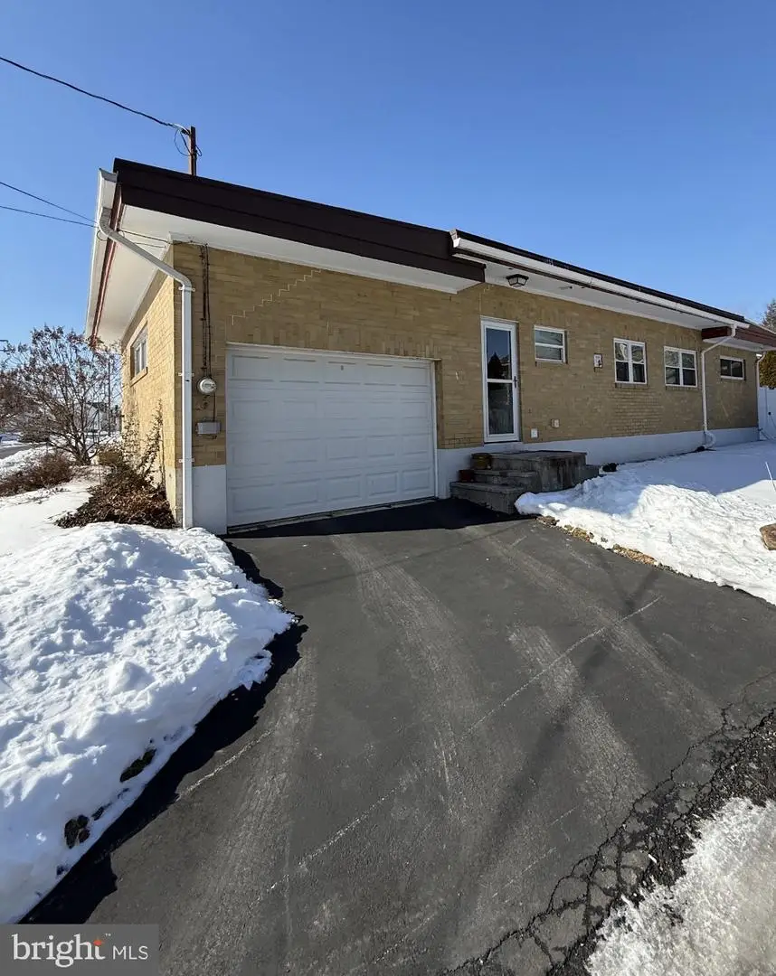 209 Pershing Ave, Lebanon, PA 17042 - #2