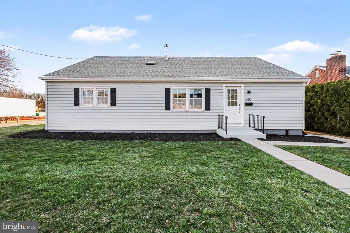 140 N Prince St, Palmyra, PA 17078 - #1