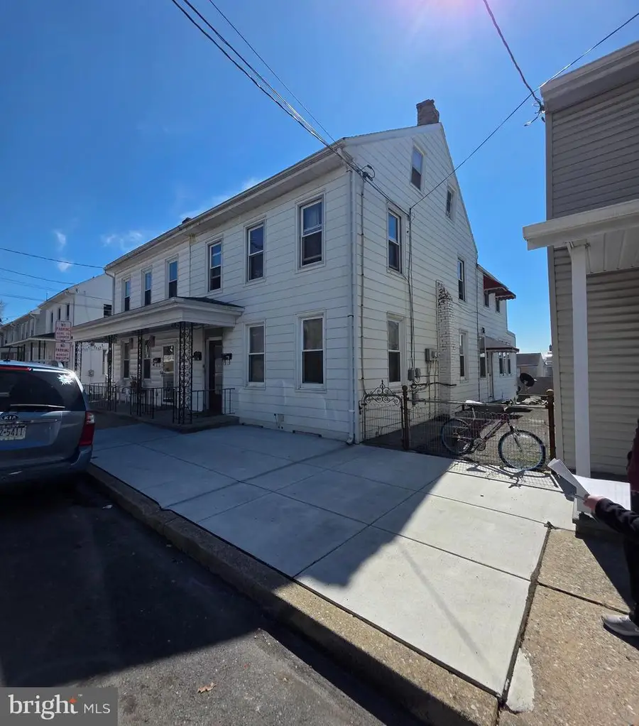 528 Maple St, Lebanon, PA 17046 - #2