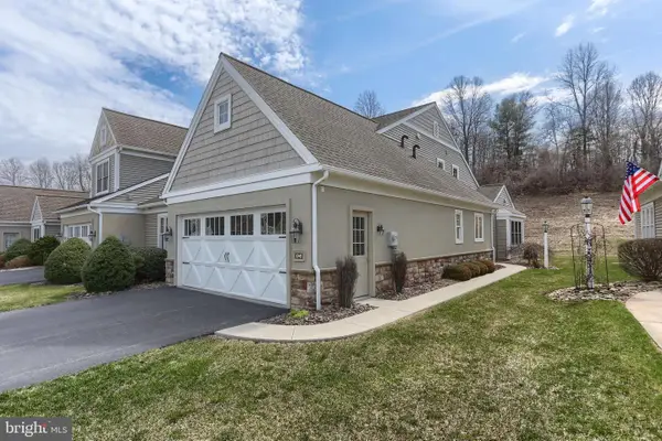 1045 English Dr, LEBANON, PA 17042