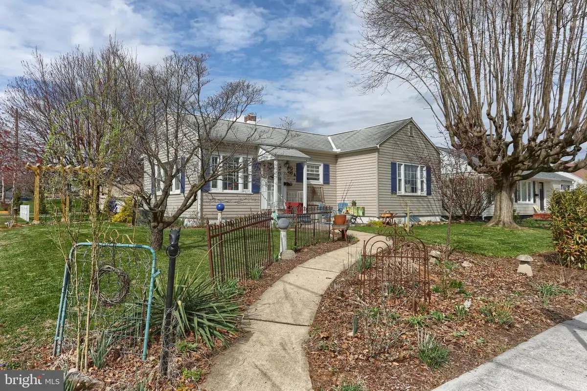 403 E Chestnut St, Cleona, PA 17042 - #1