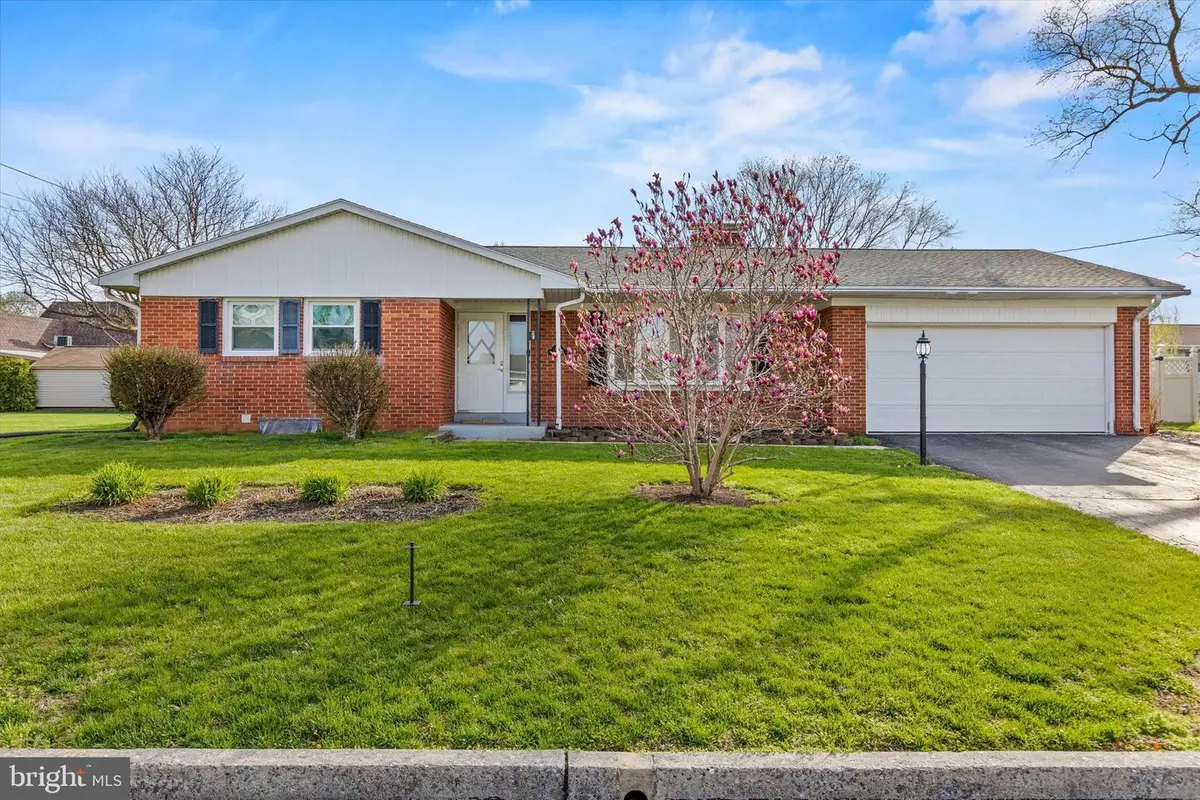 112 Kenmar Dr, Palmyra, PA 17078 - #1