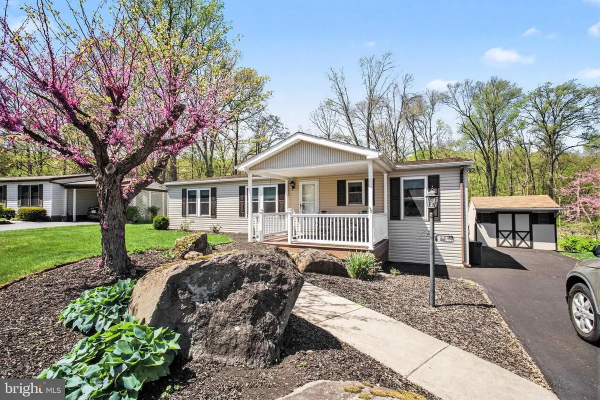 220 Maple Ave, Manheim, PA 17545 - #1