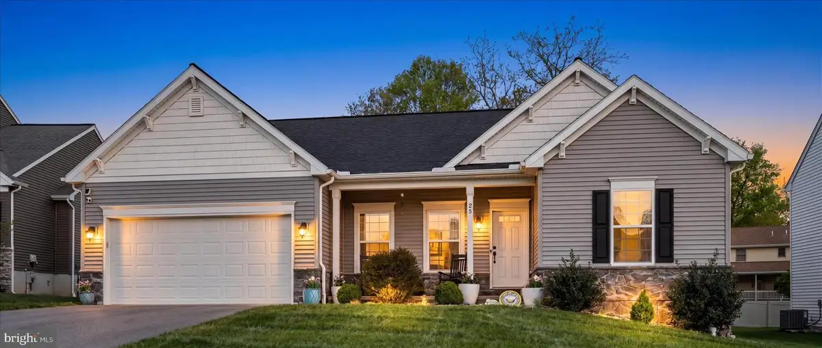 25 Creekside Dr, Lebanon, PA 17042 - #1