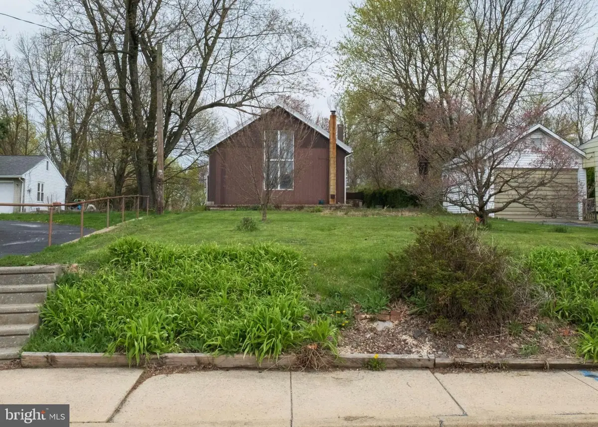 333 E Main St, Newmanstown, PA 17073 - #1