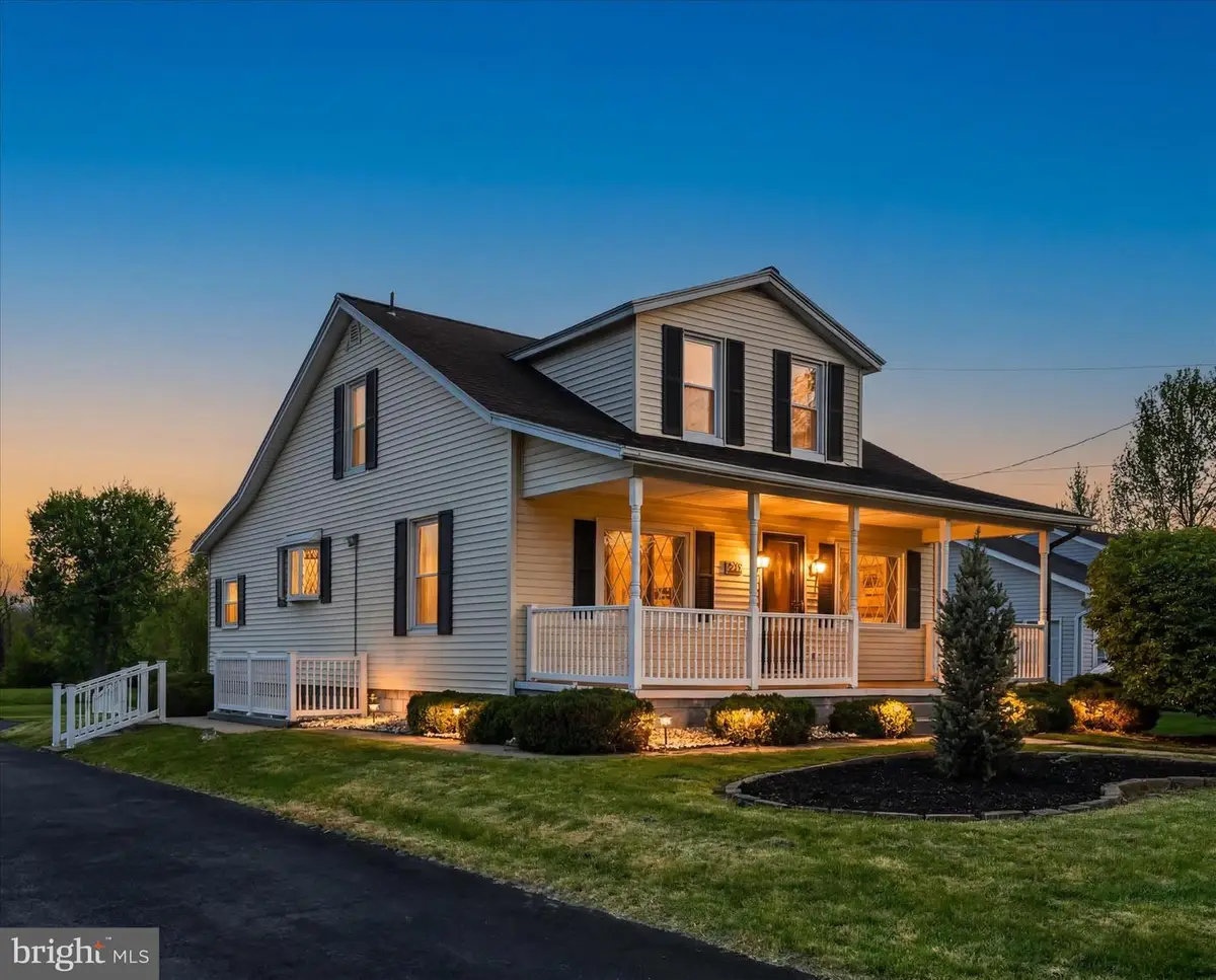265 Narrows Dr, Lebanon, PA 17046 - #1