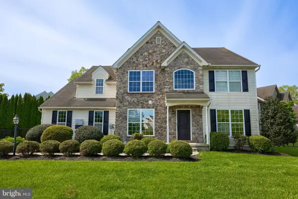 13 S Larkspur Dr, PALMYRA, PA 17078