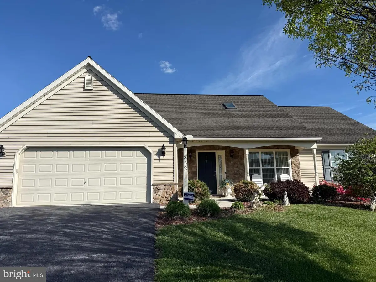 852 Walnut Crest Dr, Lebanon, PA 17046 - #1