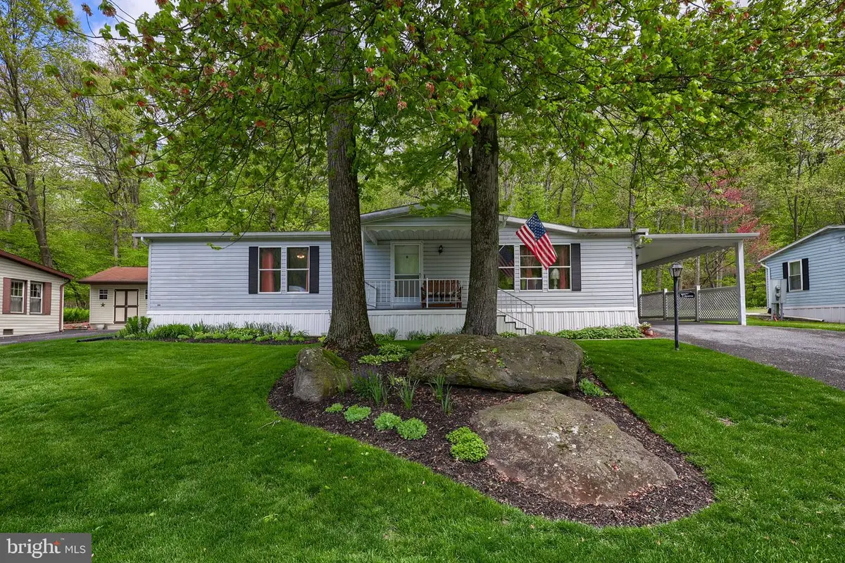 36 Maple Ave, Manheim, PA 17545 - #1