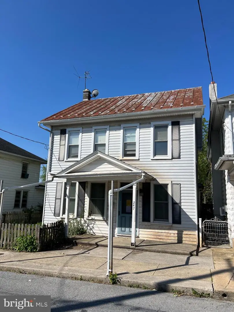 247 N College St, Palmyra, PA 17078 - #1