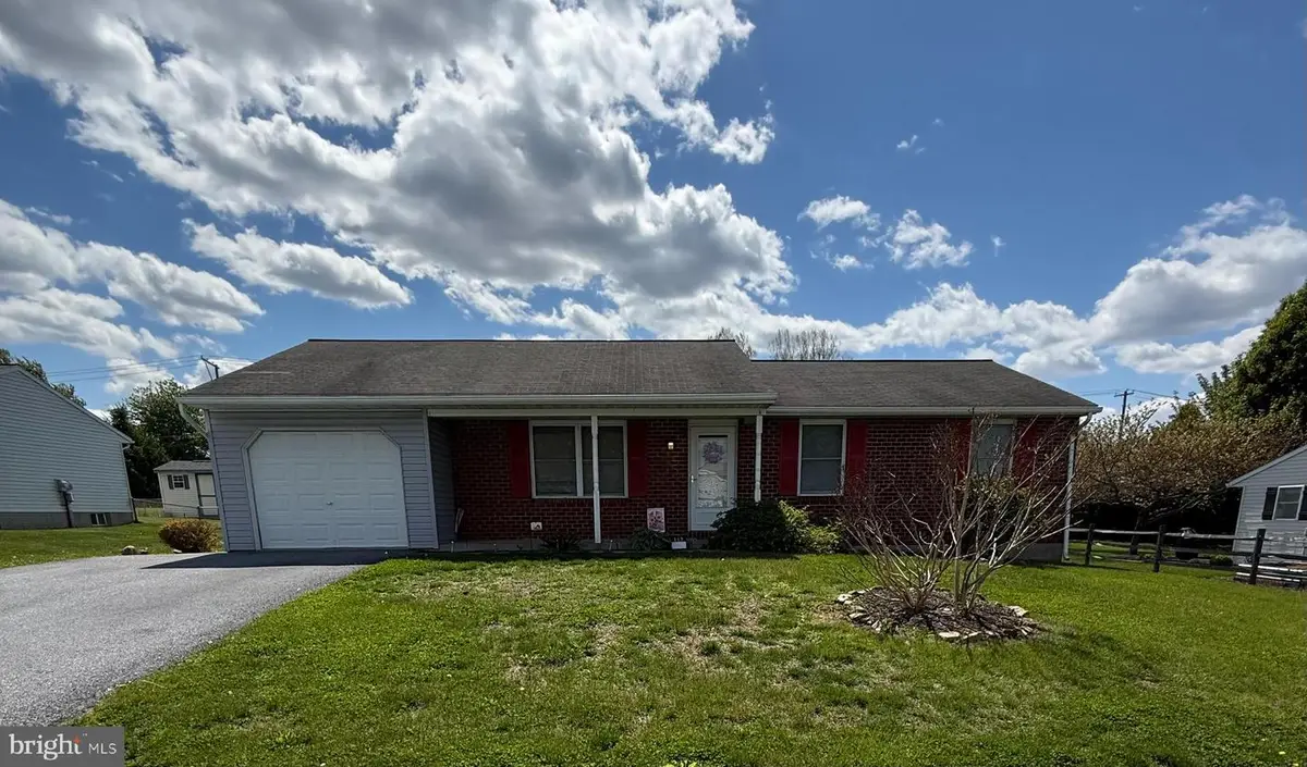 113 Sweetwater Ln, Newmanstown, PA 17073 - #1