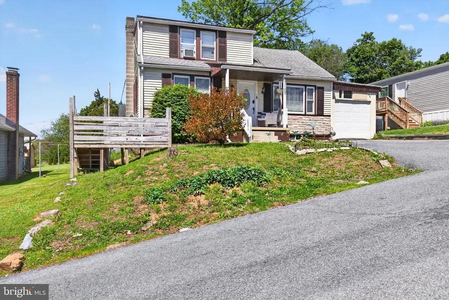 1107 Woodward St, Lebanon, PA 17046 - #2