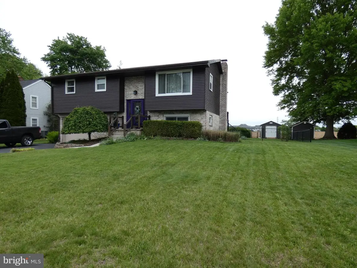 976 E Fir St, Palmyra, PA 17078 - #1