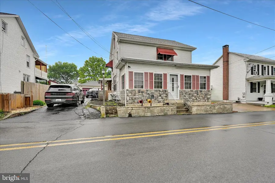 2113 Water St, Lebanon, PA 17046 - #2