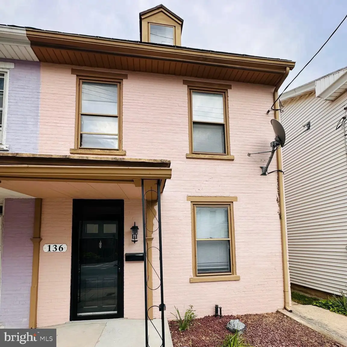 136 N Railroad St, Annville, PA 17003 - #1