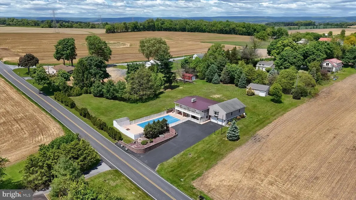 535 E Kercher Ave, Lebanon, PA 17046 - #1
