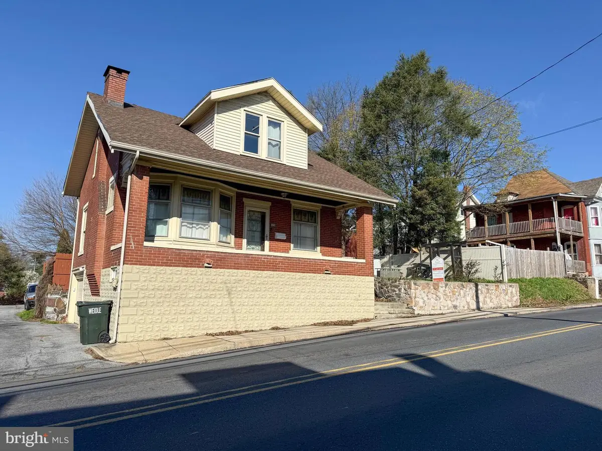725 N 7th St, Lebanon, PA 17046 - #1