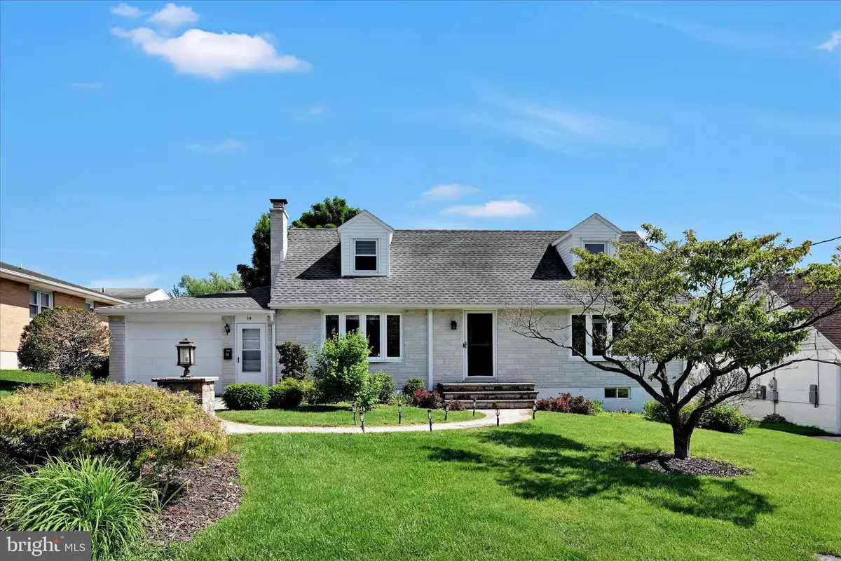 14 W Walnut St, Cleona, PA 17042 - #1