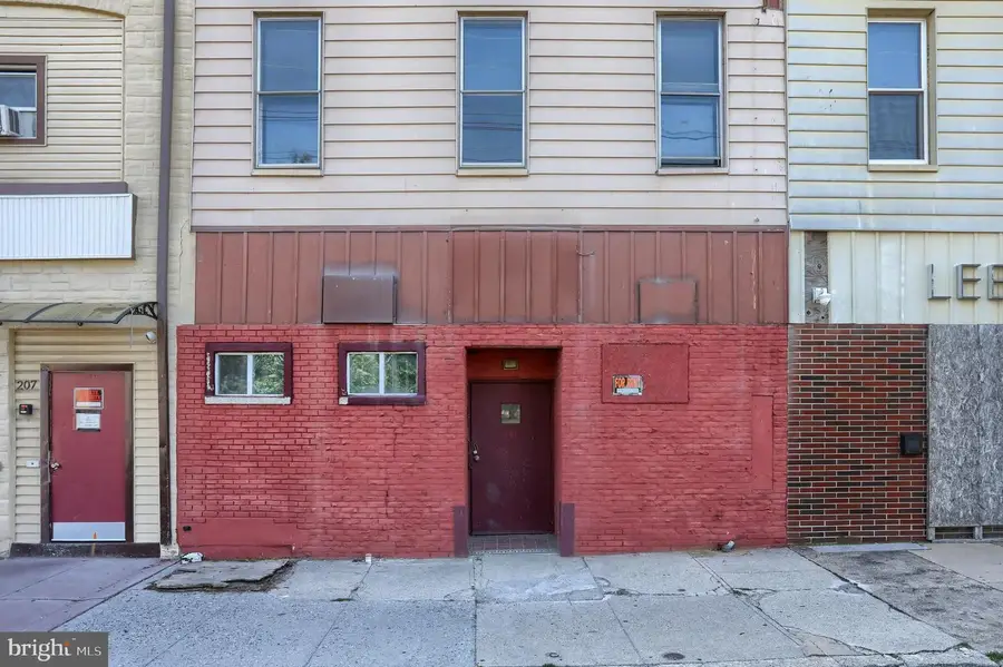 211 N 8th St, Lebanon, PA 17046 - #2