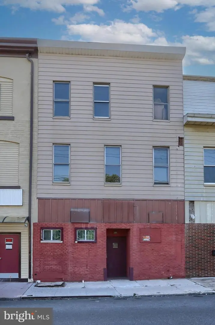 211 N 8th St, Lebanon, PA 17046 - #3