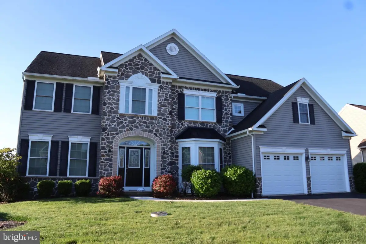 289 Sweetwater Dr, Palmyra, PA 17078 - #1