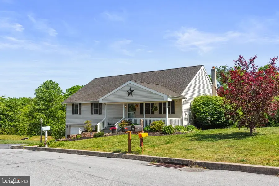 112 Beech Ave, Fredericksburg, PA 17026 - #2