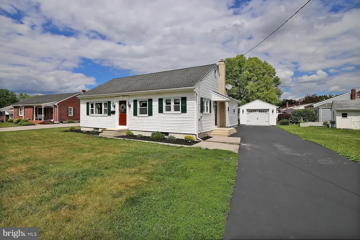124 S Spruce St, Annville, PA 17003 - #1
